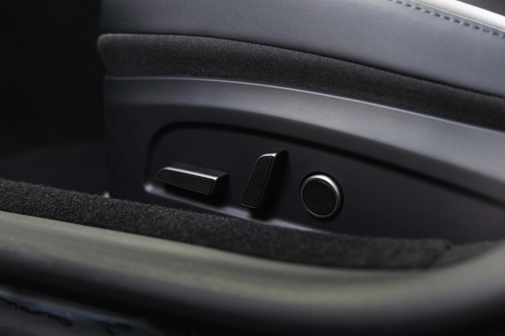 Tesla Model 3 2024 фото 18