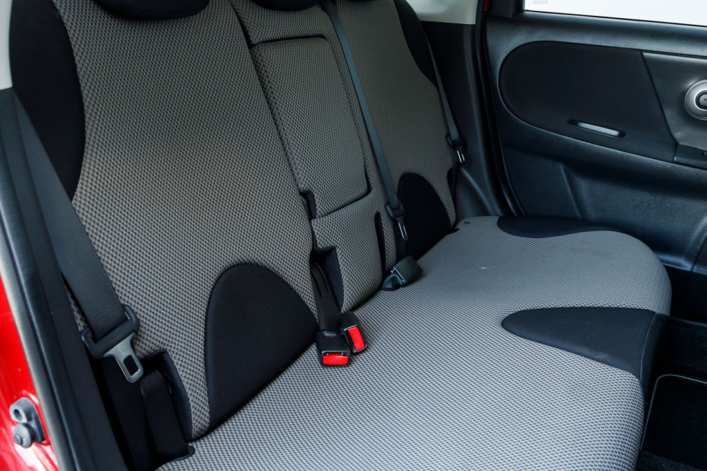 Nissan Note 2011 photo 9