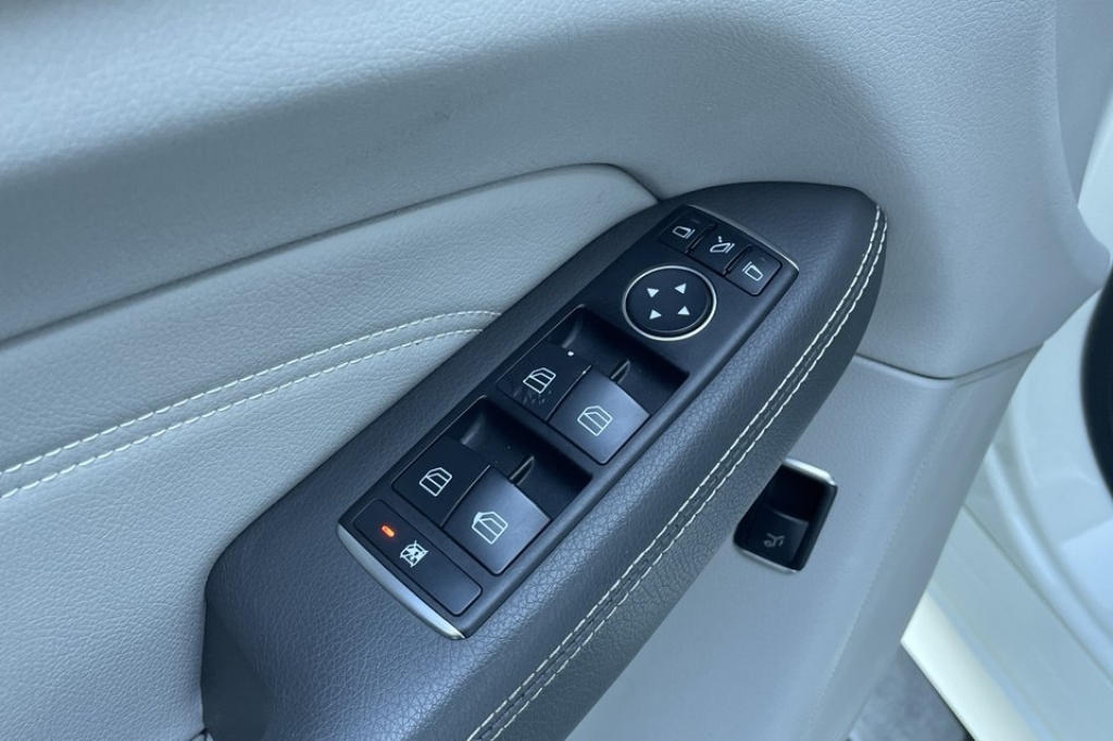 Mercedes-Benz M-Class 350 2013 photo 13