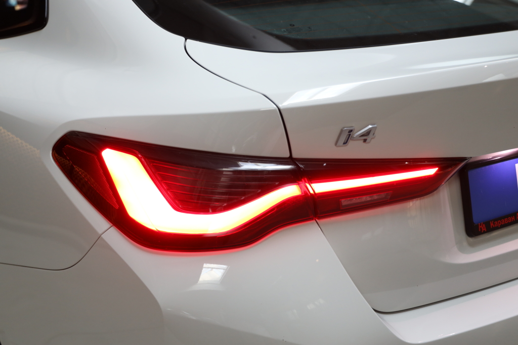 BMW i4 2023 фото 34