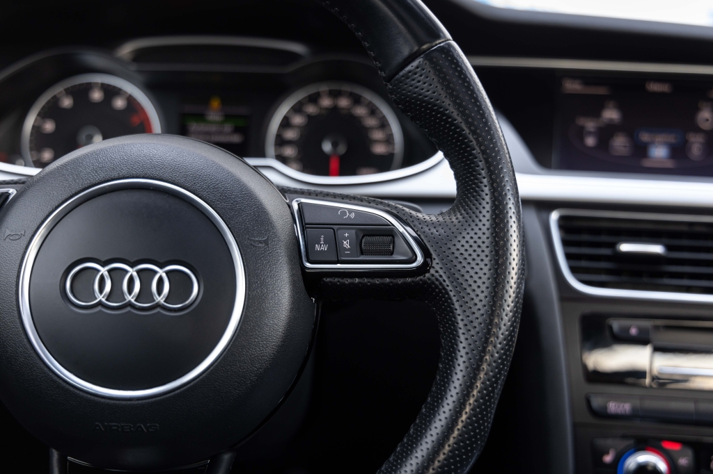 Audi A4 S line 2014 photo 23