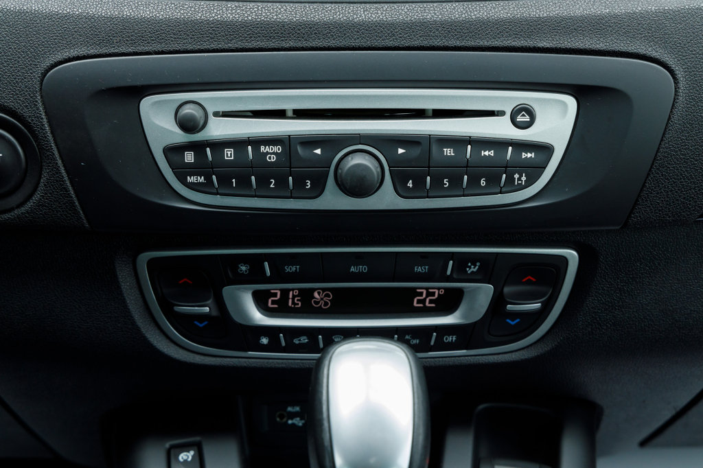 Renault Megane Scenic Grand  2010 фото 2