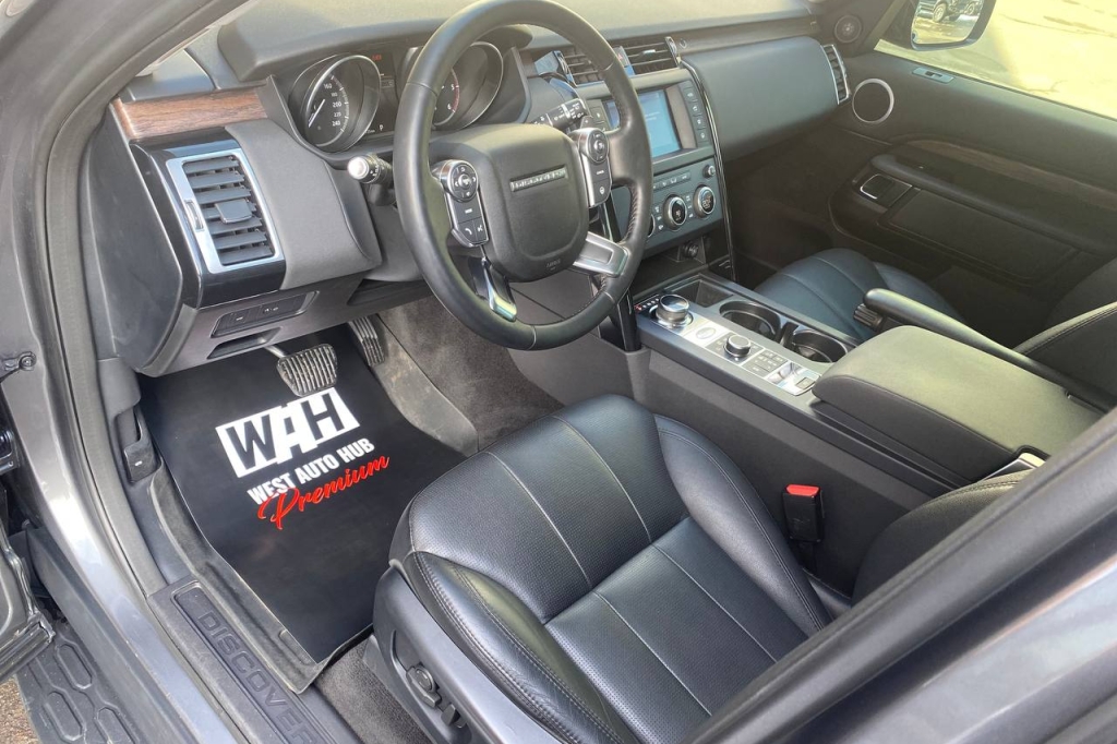Land Rover Discovery 2017 photo 8