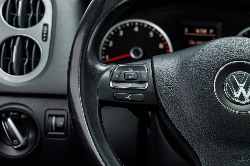 Volkswagen Tiguan S 2012 фото 28