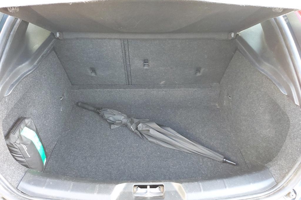 Volvo V40 2019 photo 22