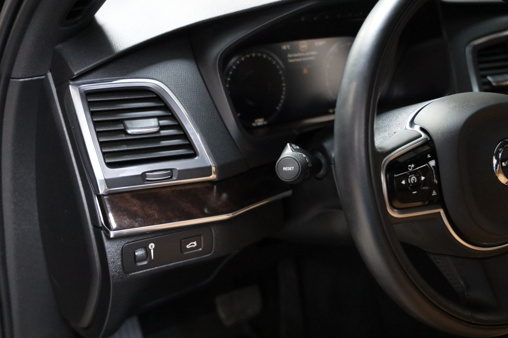 Volvo XC90 2019 photo 18