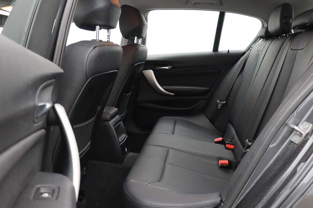 BMW 1er 2019 фото 7