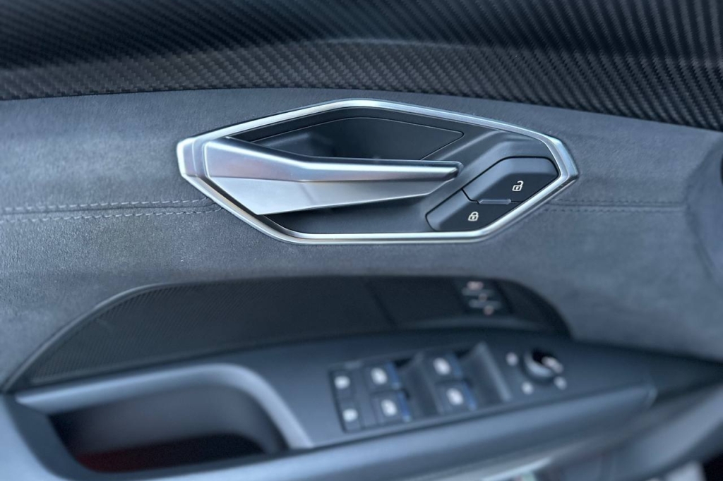 Audi RS e-tron GT 2021 фото 14