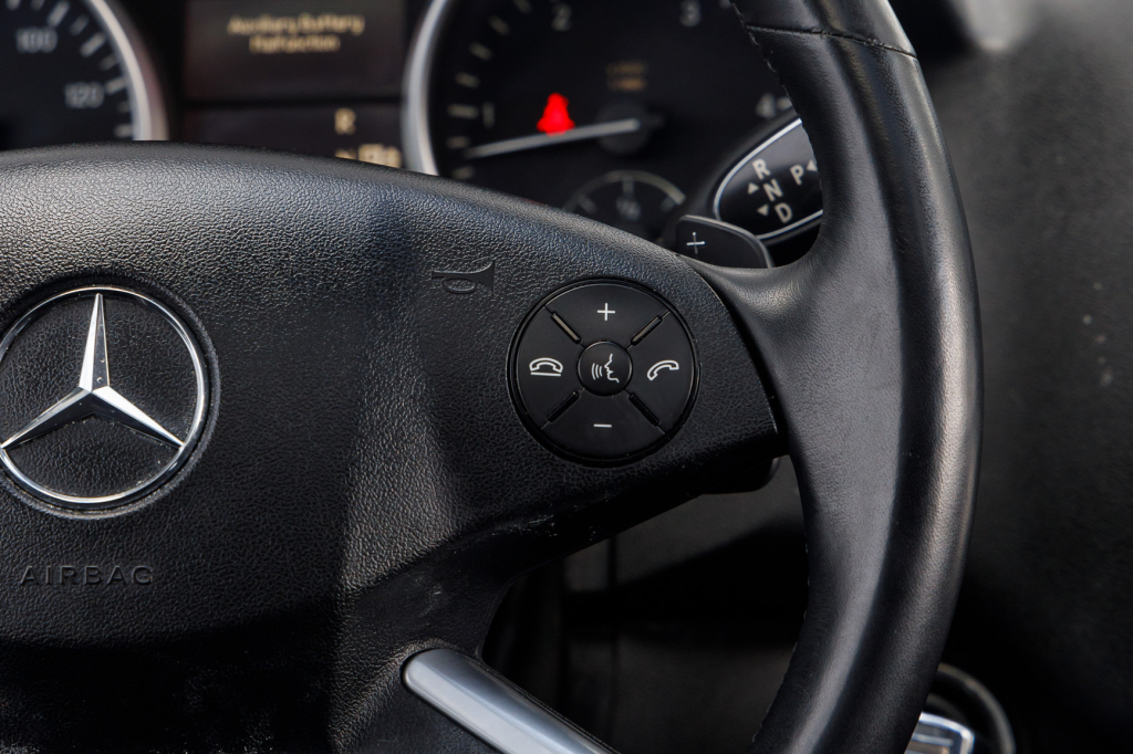 Mercedes-Benz ML 350 2011 photo 19