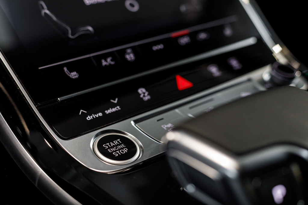 Audi A8 2020 photo 44