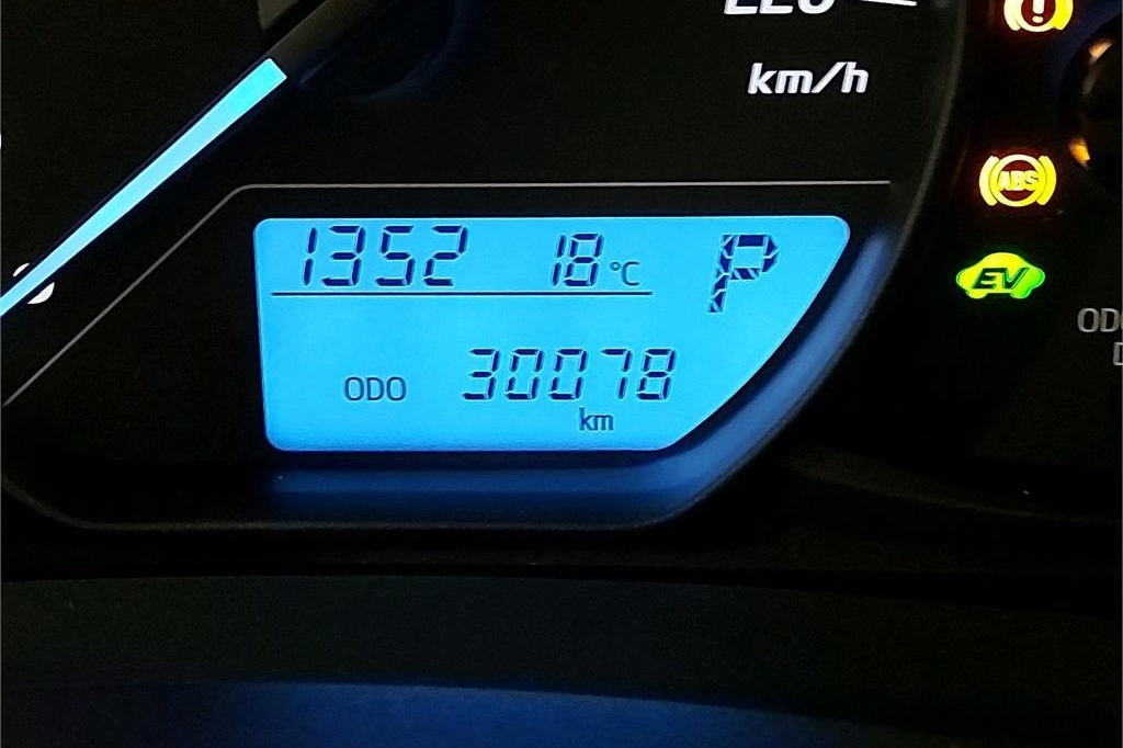 Toyota Yaris 2019 фото 1