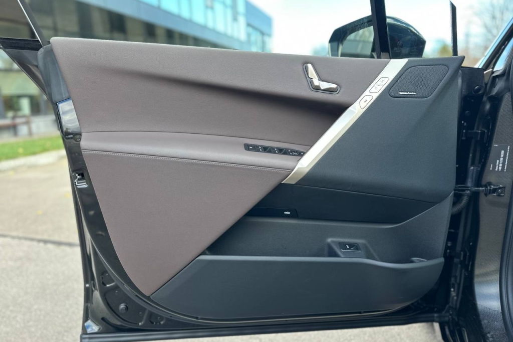 BMW iX xDrive40 2021 фото 8