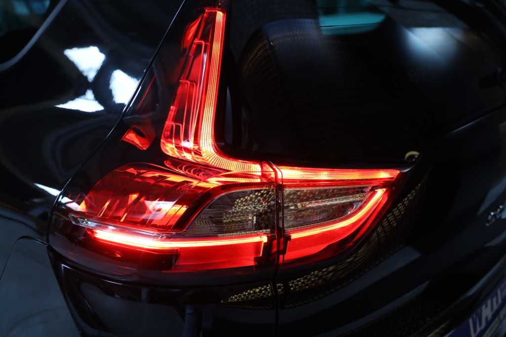 Renault Scenic 2017 фото 9