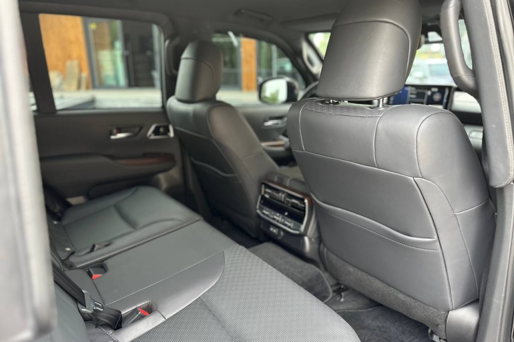 Toyota Land Cruiser 300 VX BR6 Armor 2022 фото 16