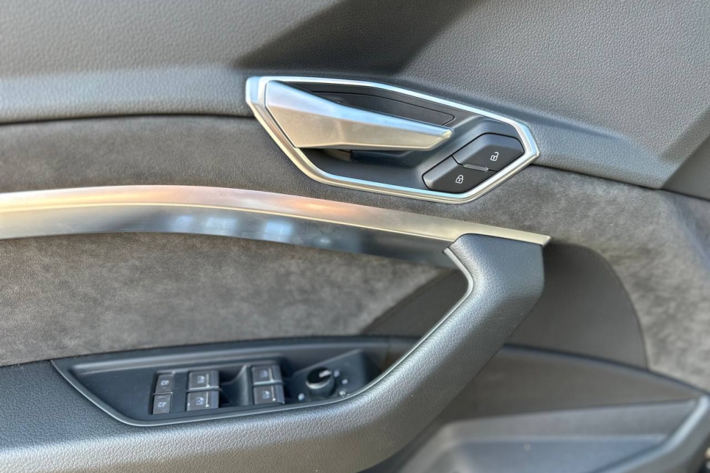 Audi e-tron 71 kWh  Quattro S-Line  2021 photo 8
