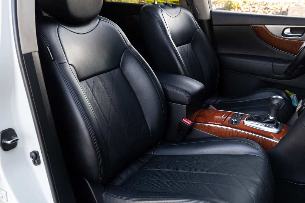 Infiniti QX70 2015 фото 17