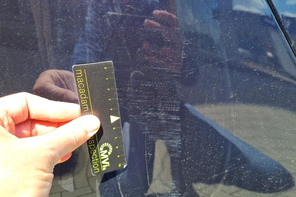 Jaguar XE 2017 photo 13