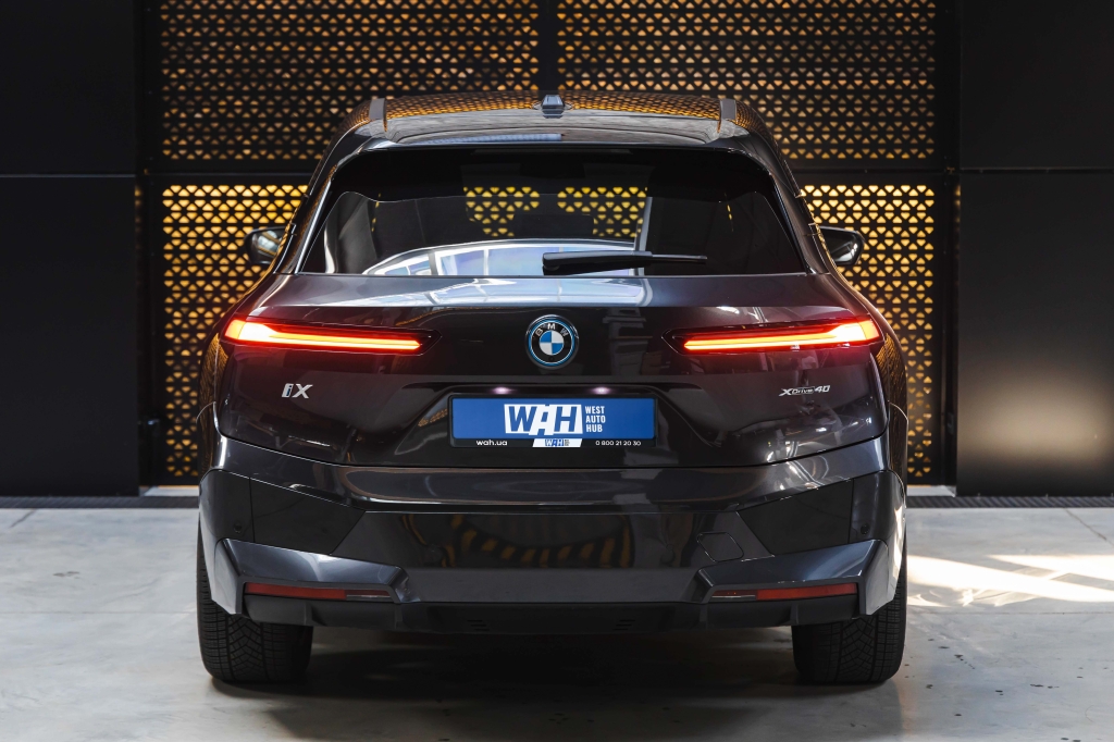 BMW iX xDrive40 2022 фото 8