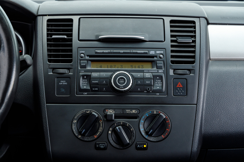 Nissan Versa 2008 photo 9