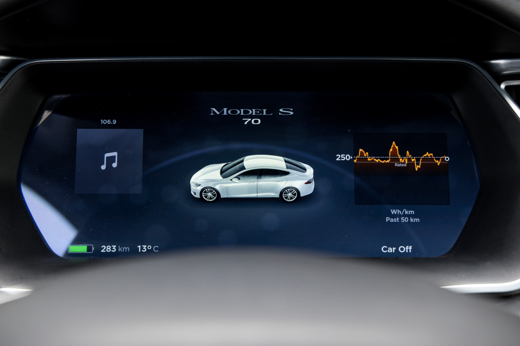 Tesla Model S 70D 2014 фото 15