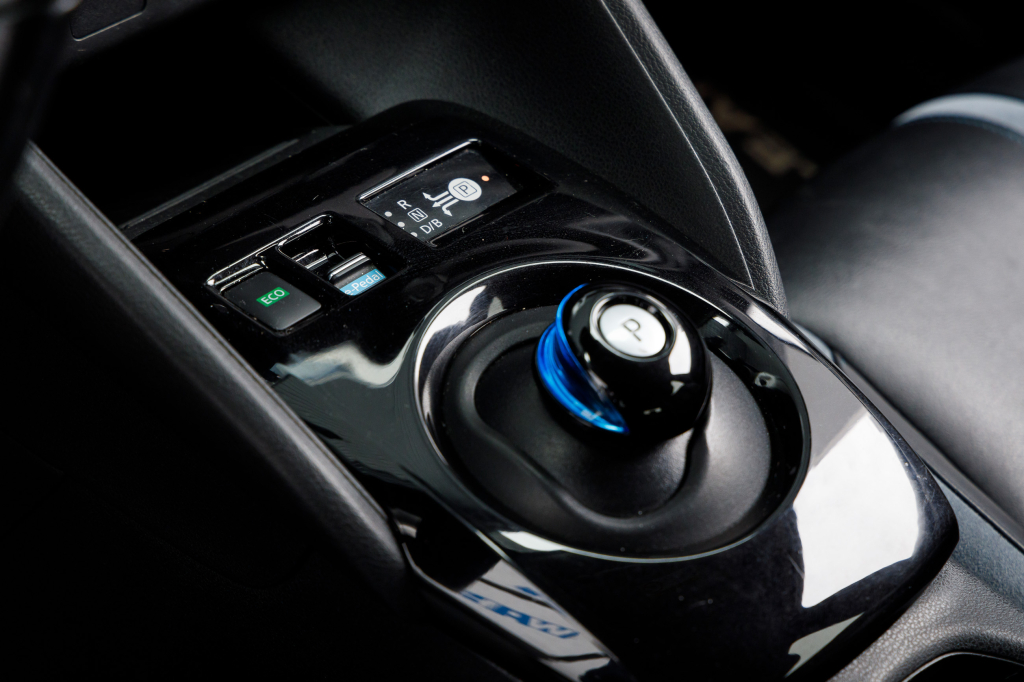 Nissan Leaf 2017 фото 23