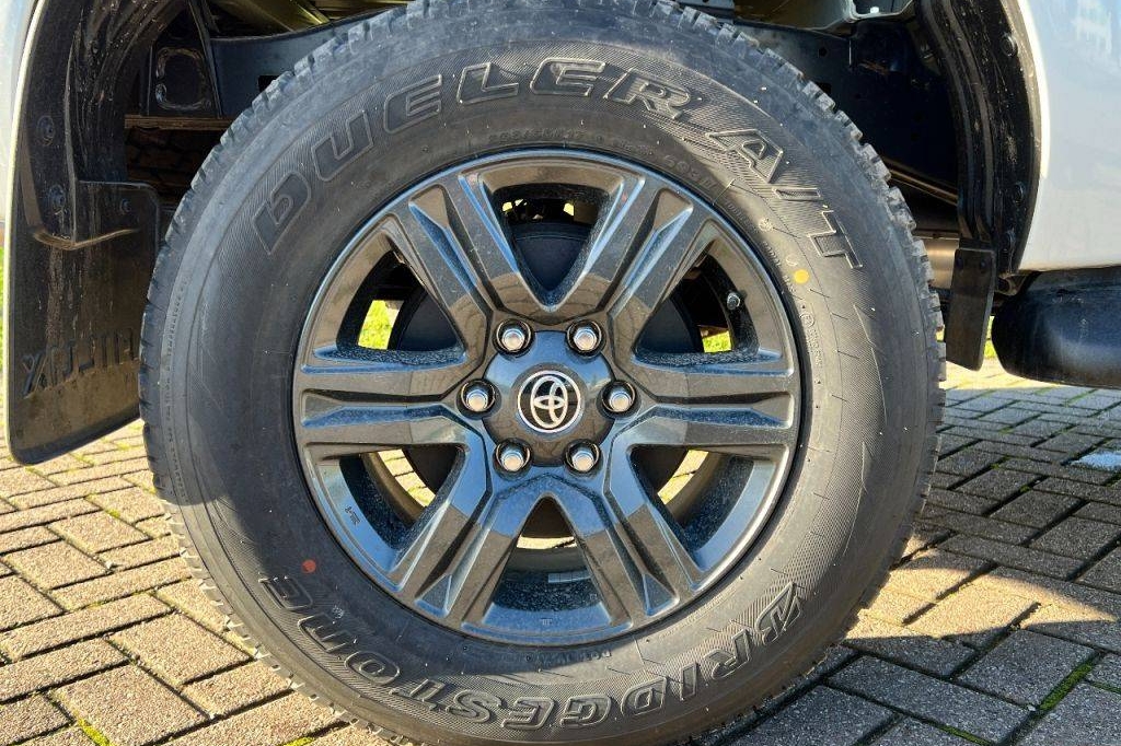 Toyota Hilux GLX SR5 4X4 2.4D 2023 фото 6