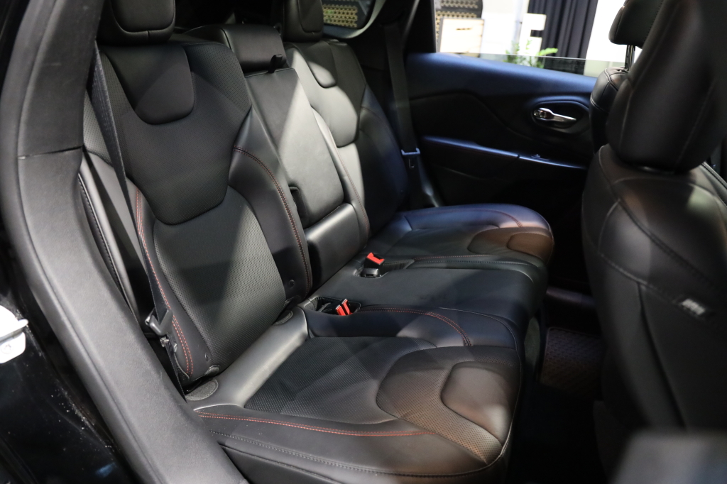 Jeep Cherokee 2019 фото 30