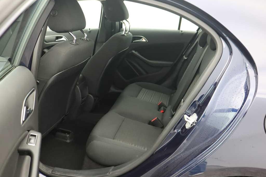 Mercedes-Benz A-Klasse 2017 фото 4