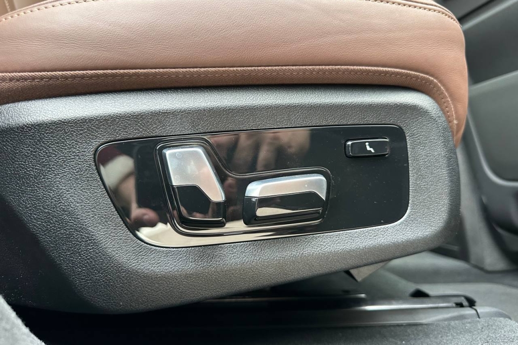 BMW X7 40d 2024 фото 22