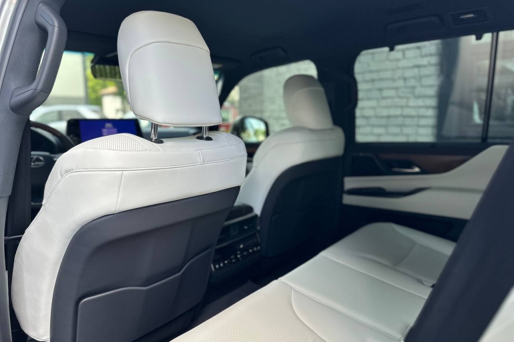 Lexus LX 500d 2022 photo 17