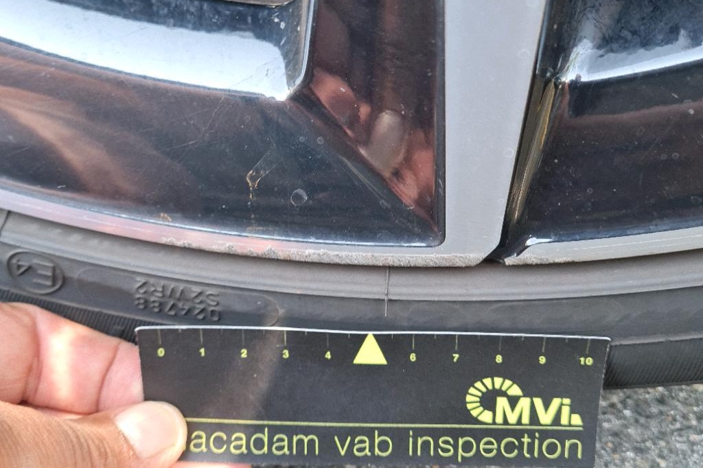 Toyota Auris 2018 фото 11