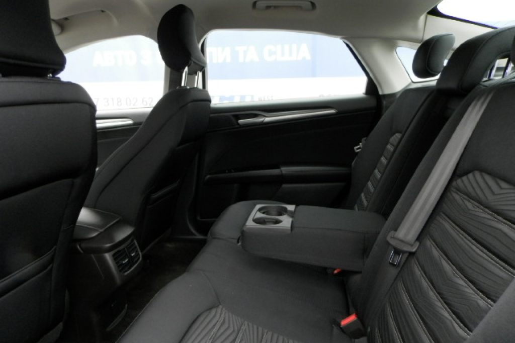 Ford Fusion SE 2016 фото 3