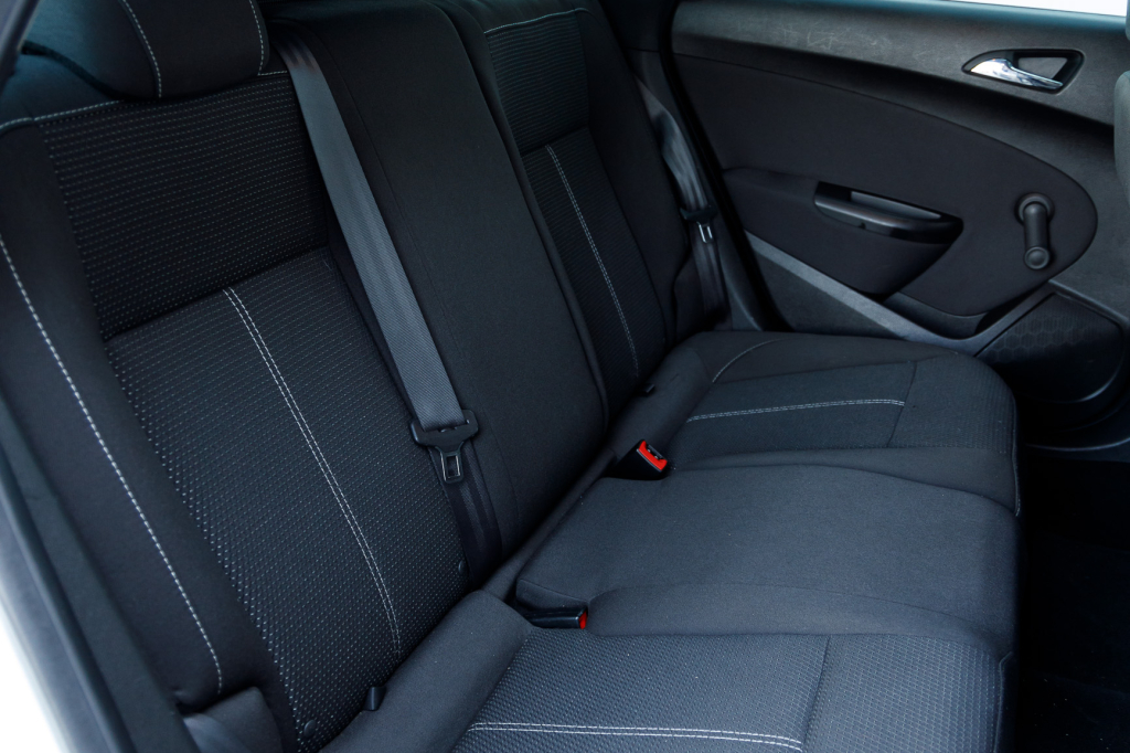 Opel Astra J 2014 фото 14