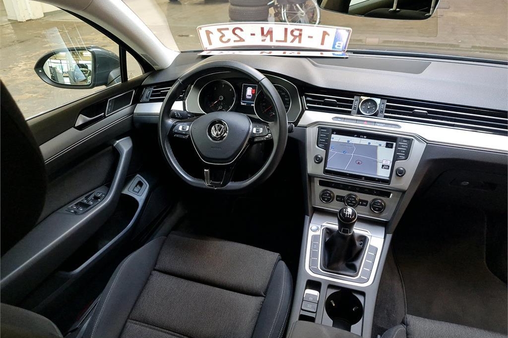 Volkswagen Passat Variant 2017 фото 2