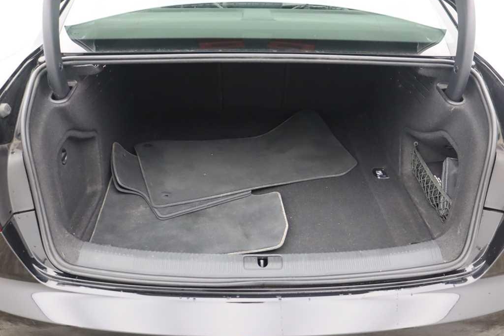 Audi A4 2019 фото 5