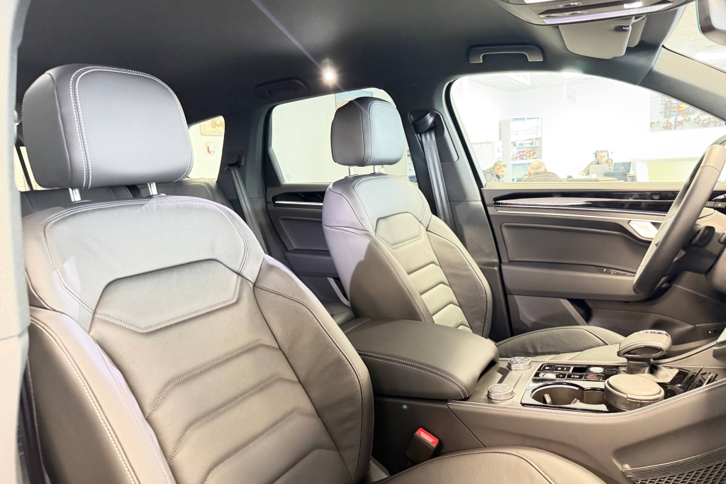 Volkswagen Touareg 2026 фото 9