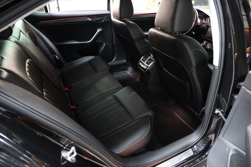 Skoda Superb 2022 фото 20