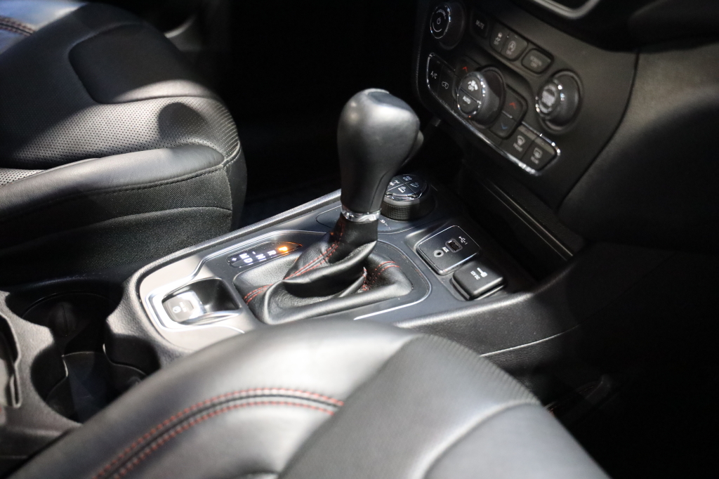 Jeep Cherokee 2019 фото 12