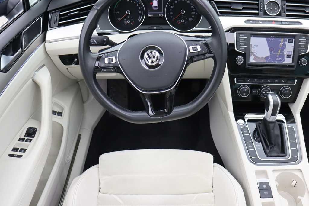 Volkswagen Passat Variant 2017 photo 2