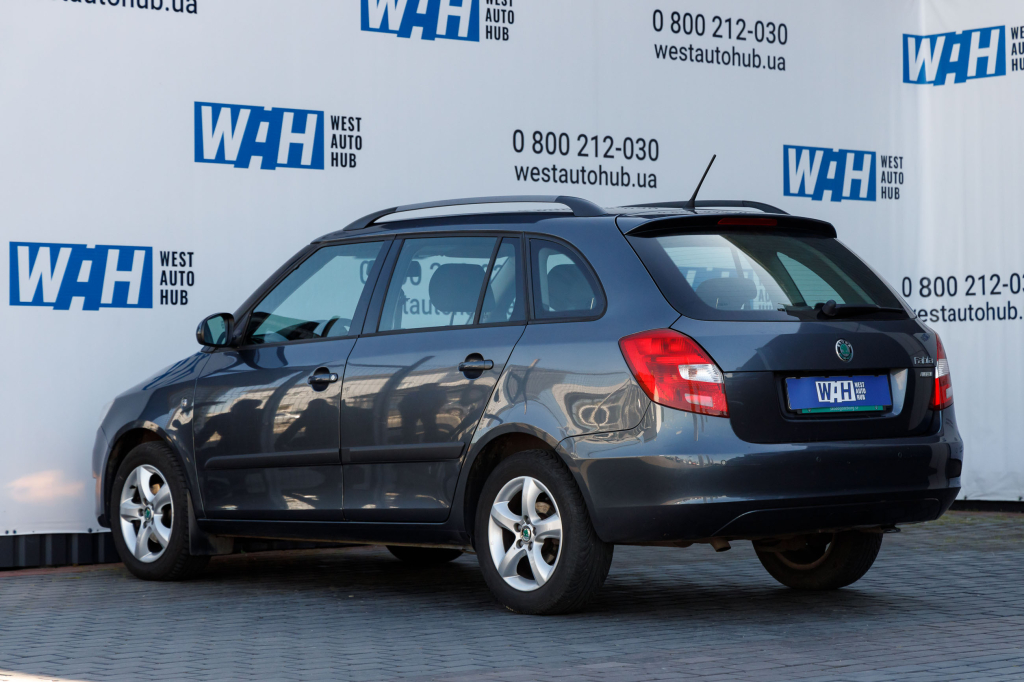 Skoda Fabia 2011 photo 5