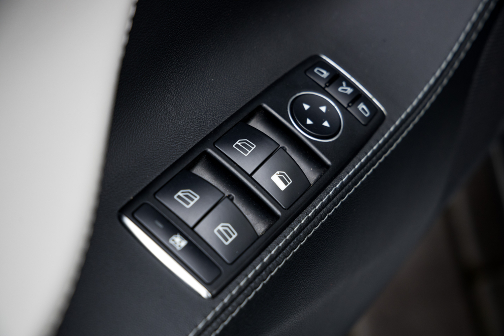 Tesla Model S 70D 2014 фото 18