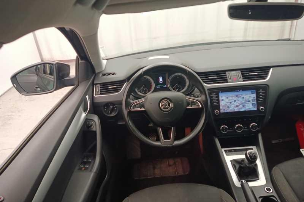 Skoda Octavia Combi 2017 photo 2