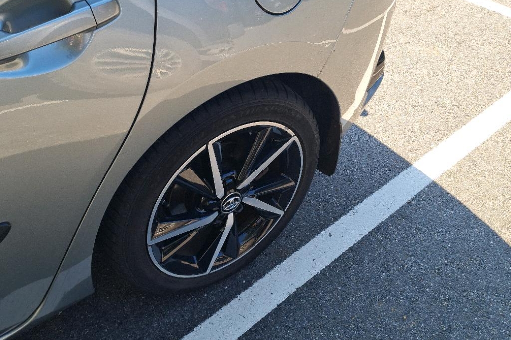 Toyota Auris 2018 фото 21