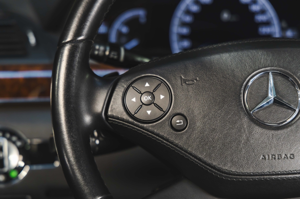 Mercedes-Benz S-Class 2011 photo 21