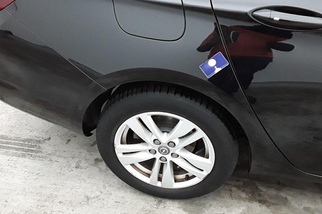 Opel Astra Sports Tourer 2017 фото 31