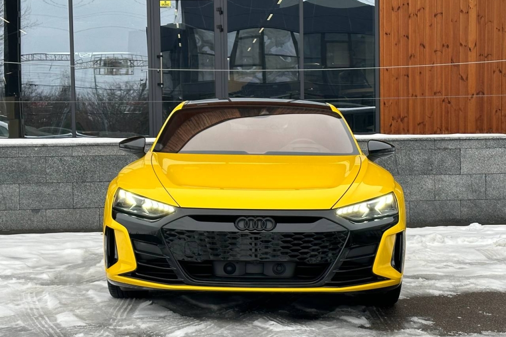 Audi RS e-tron GT 2021 фото 1