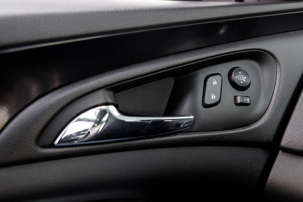 Opel Insignia photo 22