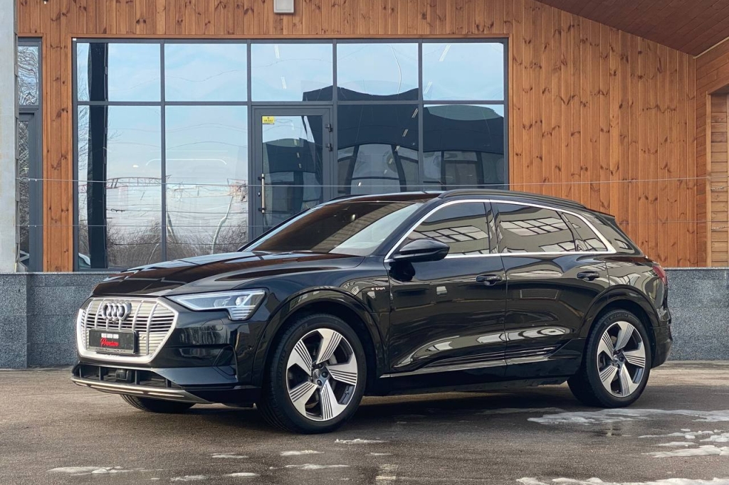 Audi e-tron 2019 фото 2