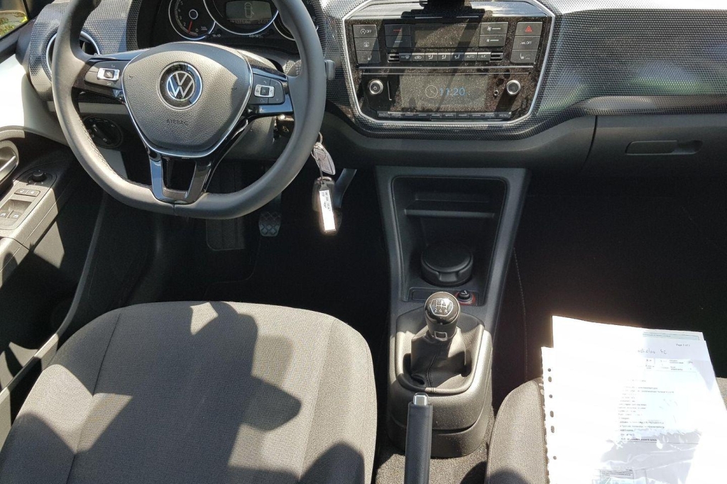 Volkswagen Up 2020 фото 2