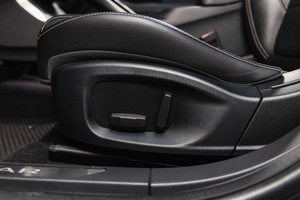 Jaguar I-Pace 2019 фото 20